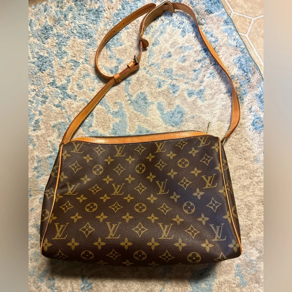 🔥🔥RARE🔥🔥Louis Vuitton Cite 2 Way Bag - Picture 13 of 13